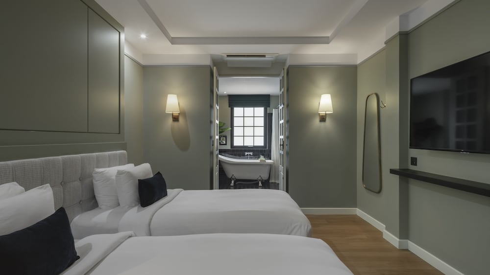 thomas bangkok hotel