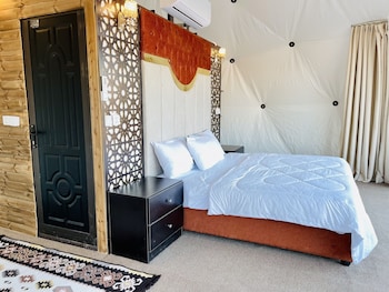 shaheen luxury camp