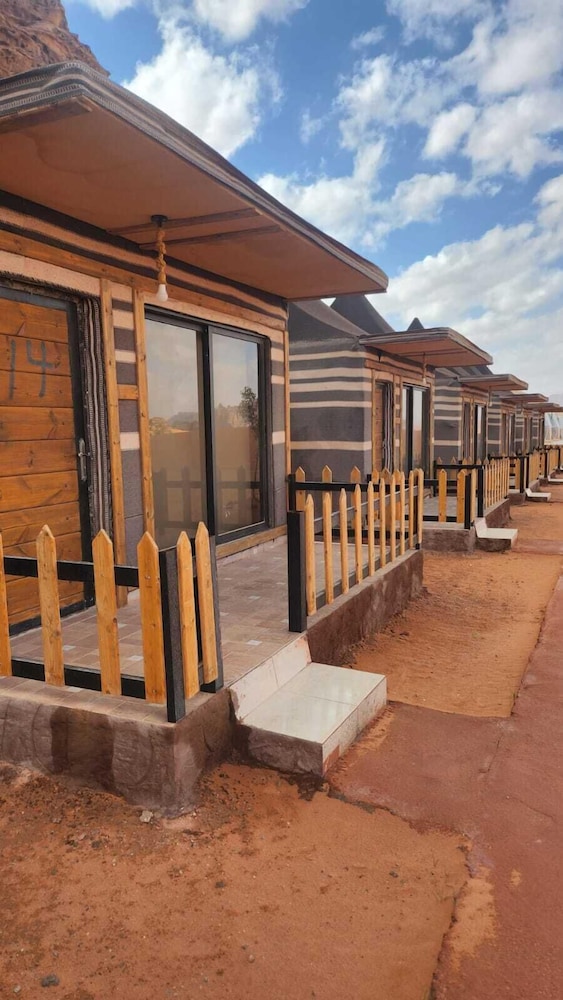 shaheen luxury camp