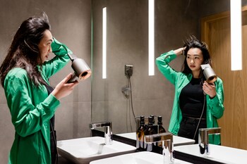 sleep n fly sleep lounge and showers north node transit only