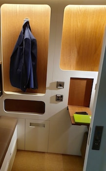 sleep n fly sleep lounge and showers north node transit only