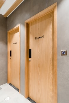 sleep n fly sleep lounge and showers b gates terminal 3 transit only