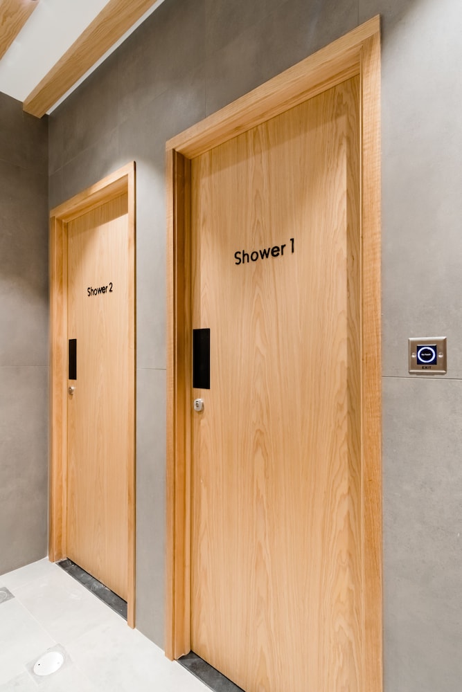 sleep n fly sleep lounge and showers b gates terminal 3 transit only