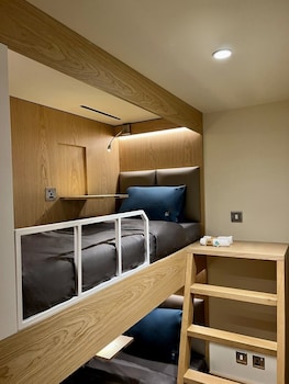 sleep n fly sleep lounge and showers b gates terminal 3 transit only