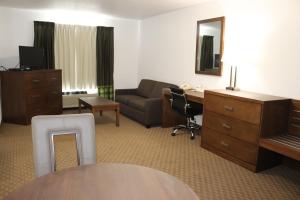 Super 8 By Wyndham Hinton,Hinton>>Edson,3 star