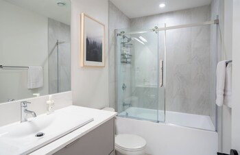 qs hideaway by revelstoke vacations