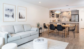 qs hideaway by revelstoke vacations