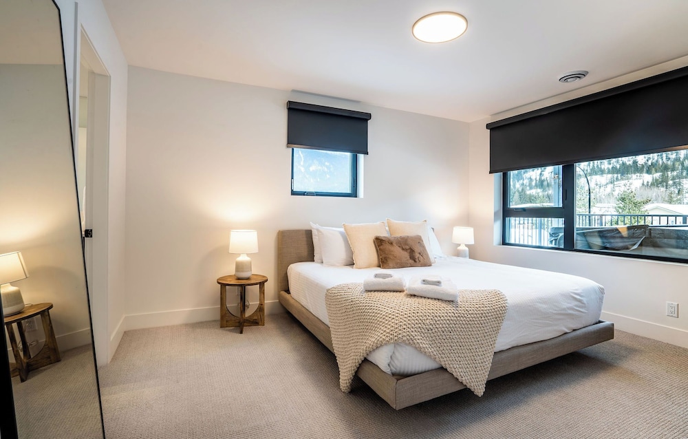 qs hideaway by revelstoke vacations