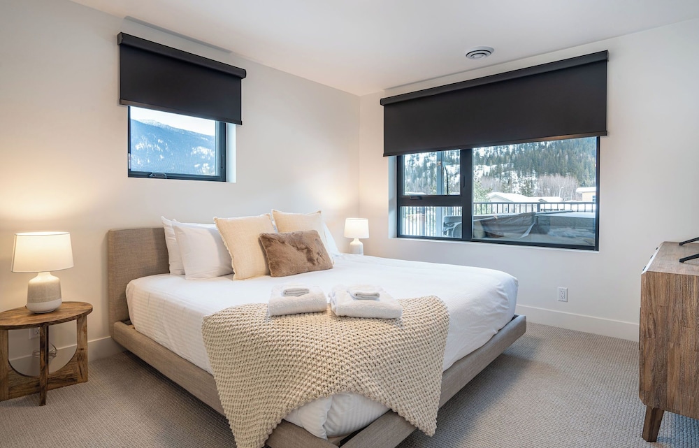 qs hideaway by revelstoke vacations