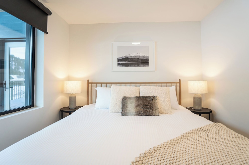 qs hideaway by revelstoke vacations