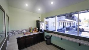 seaside inn and suites