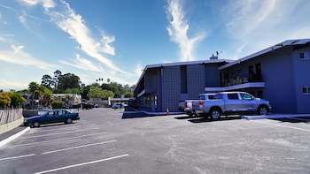 seaside inn and suites