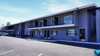 seaside inn and suites