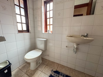 refugio com piscina e churrasqueira