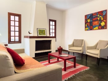 refugio com piscina e churrasqueira