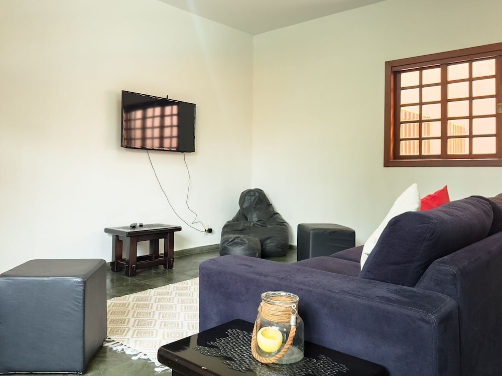 refugio com piscina e churrasqueira