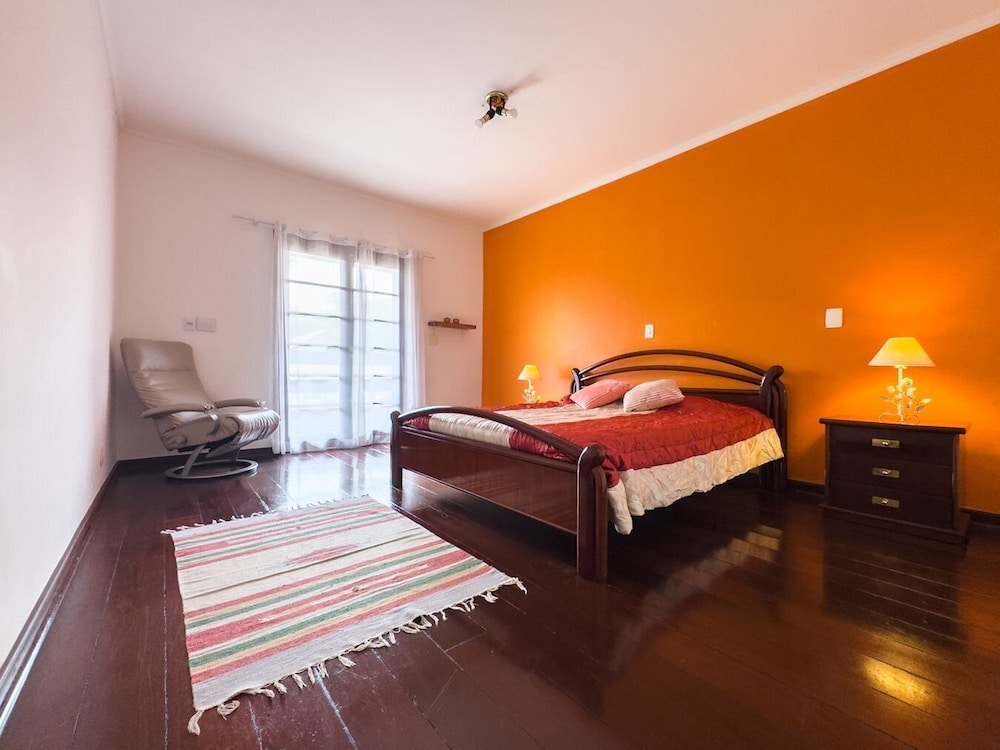 refugio com piscina e churrasqueira