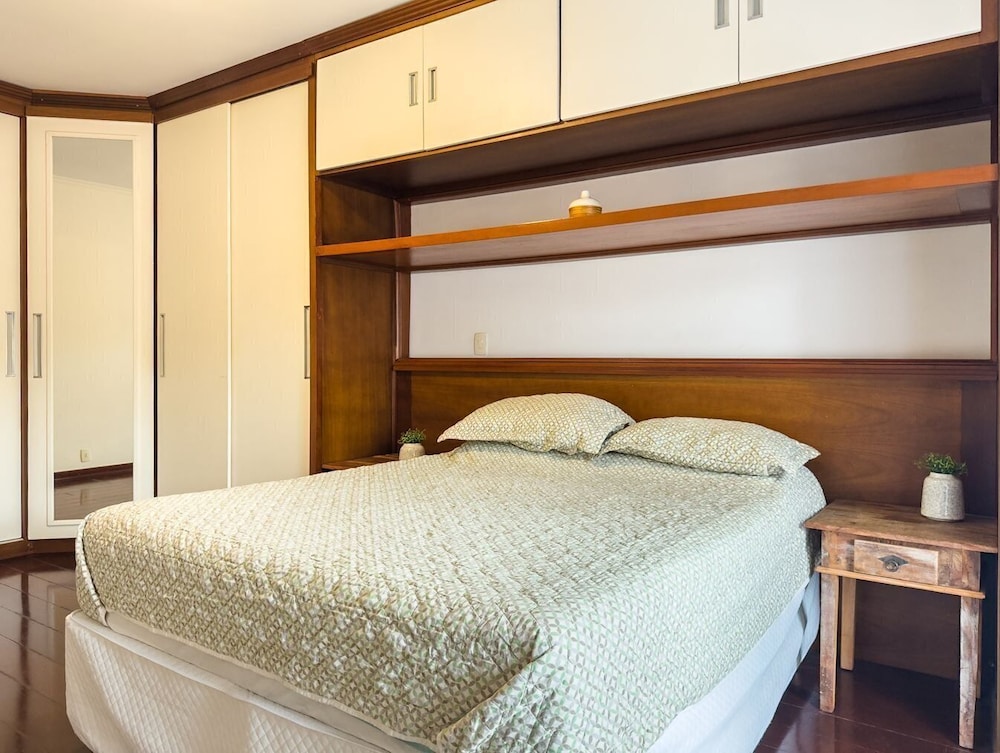 refugio com piscina e churrasqueira