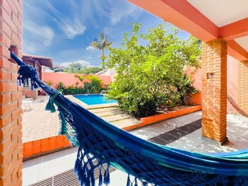 refugio com piscina e churrasqueira