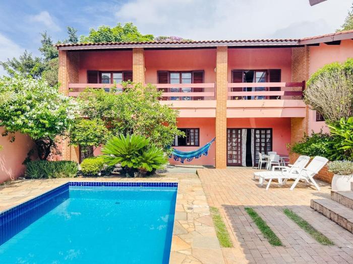 refugio com piscina e churrasqueira