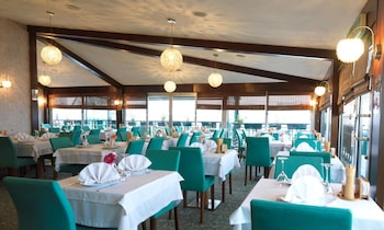 sultan hotel restaurant