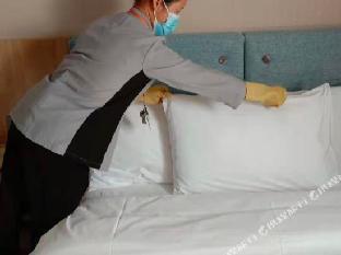 Home Inn (Xiangyang Railway Station),,2 star
