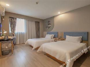 Home Inn (Xiangyang Railway Station),,2 star