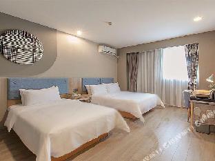 Home Inn (Xiangyang Railway Station),,2 star