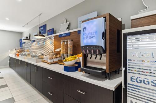 holiday inn express and suites mountain view