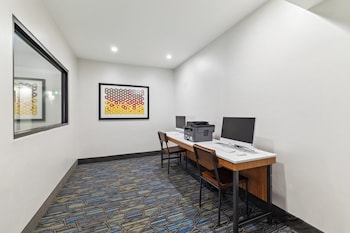 holiday inn express and suites mountain view