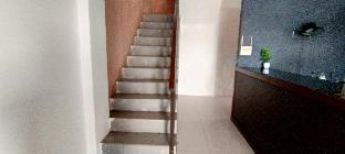 oyo 92243 fanilly guest house marabahan
