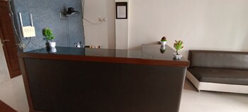 oyo 92243 fanilly guest house marabahan