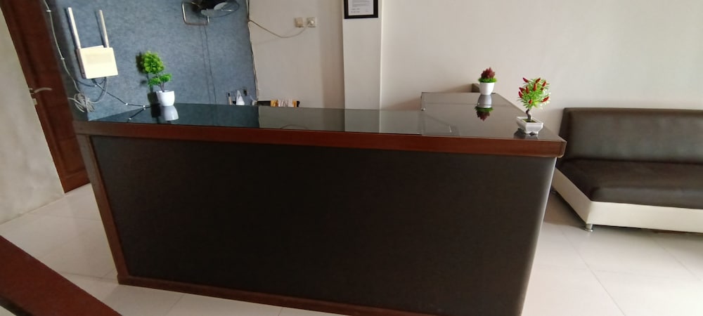 oyo 92243 fanilly guest house marabahan