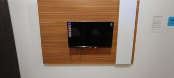 oyo 92243 fanilly guest house marabahan