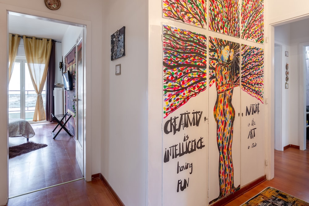 lodge and art