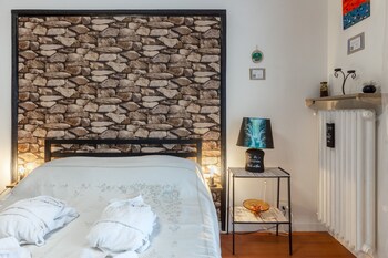 lodge and art