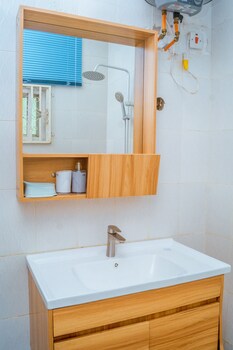 legacy apartments