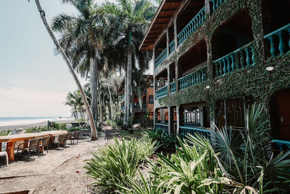 casa de playa playa hermosa jaco