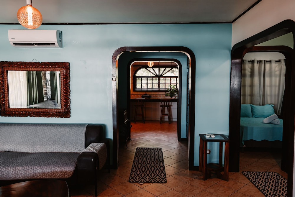 casa de playa playa hermosa jaco