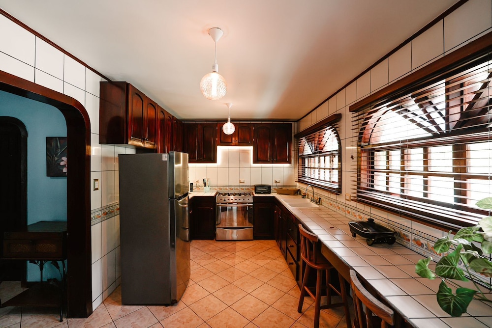 casa de playa playa hermosa jaco