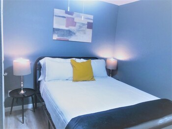 fascinating 2br 1ba near festive dt and riverwalk