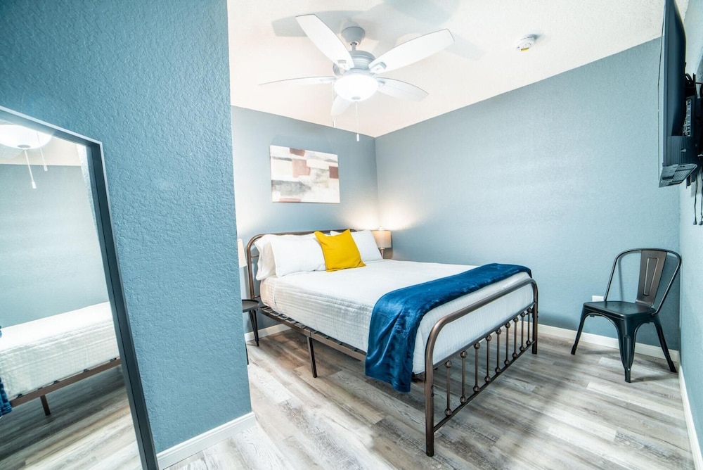 fascinating 2br 1ba near festive dt and riverwalk