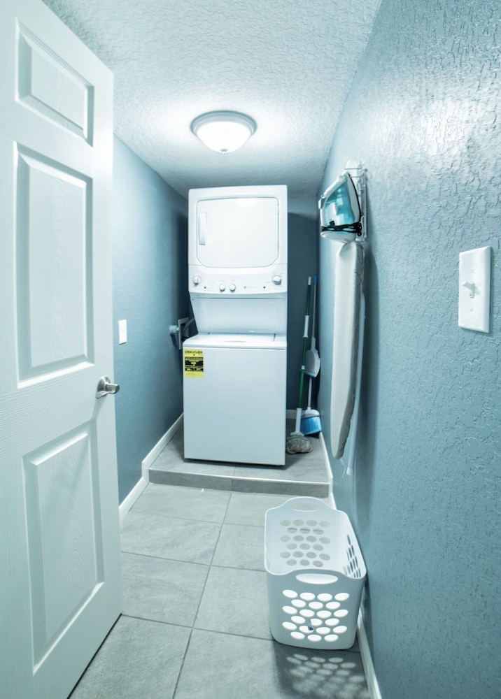 fascinating 2br 1ba near festive dt and riverwalk