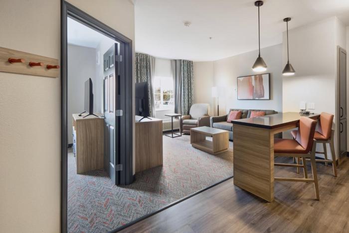 candlewood suites hot springs by ihg