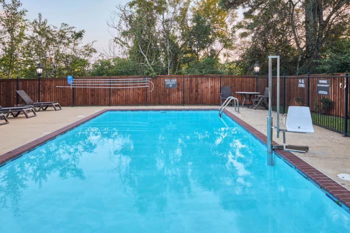 candlewood suites hot springs by ihg