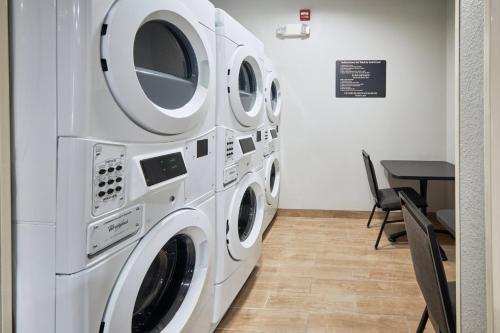 candlewood suites hot springs by ihg