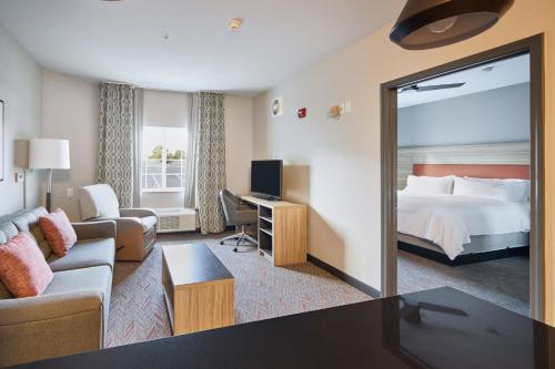 candlewood suites hot springs by ihg