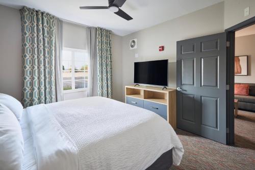 candlewood suites hot springs by ihg