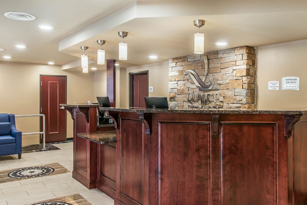 quality inn and suites houghton downtown