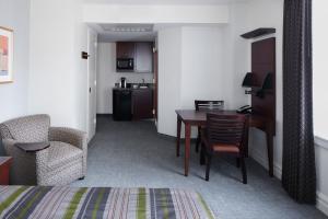 club quarters hotel downtown houston